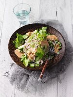Veganer Soba-Nudelsalat mit Miso-Dressing und Cashewmus (Sirtfood)