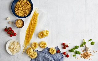 Ingredients for one-pot wonders with pasta