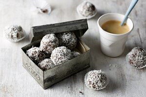 Chocolate and coconut balls with cream cheese and avocado