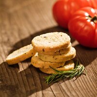 Crostini with rosemary and garlic, with tomatoes