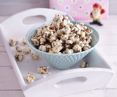 Popcorn crispies with flaxseeds and sesame seeds