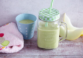 Chinese cabbage smoothie with honeydew melon and avocado