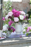 Nostalgic peonies table decoration