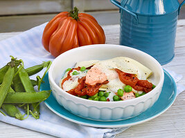 Pasta bake with salmon and peas