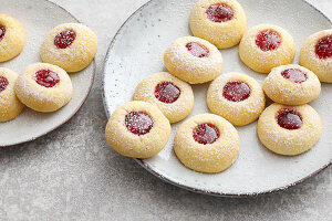 Husarenkrapferl (shortbread jam biscuits)