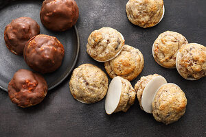 Walnut and dried fruit macaroons