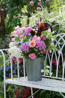 Duftender Spätsommerstrauß mit Phlox, Hortensien, Rosen, Glockenblumen, Amaranth und Feinstrahl
