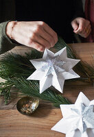 DIY paper star with glitter