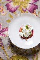 Yoghurt meringue with strawberries and raspberries