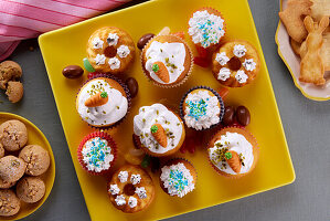 Cupcakes with decorations for Easter