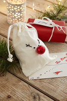 Christmas DIY gift bag with reindeer