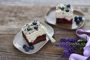 Cheesecake brownies with blueberries