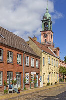 Gemeindehaus und Reformierte Kirche, Prinzenstraße, 'Klein Amsterdam des Nordens', Friedrichstadt, Nordfriesland, Schleswig-Holstein, Deutschland