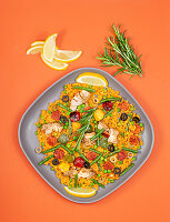 Paella mit Seitan-'Chorizo' und Jackfruit-'Meeresfrüchten'