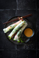 Spring rolls with vegetables, rice noodles and edamame (vegan)