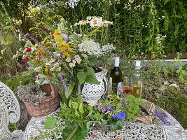 Herbal wines according to Hildegard von Bingen