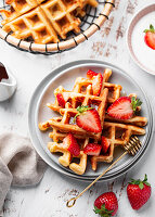Vanilla waffles with fresh strawberries