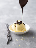 Vanilla ice cream with chocolate sauce