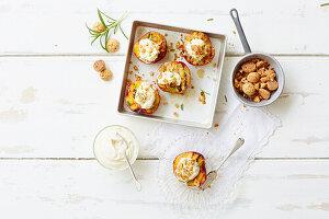 Baked peaches with mascarpone cream and amaretti