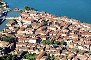 Frankreich, Drome, Saint Vallier, Die Rhone (Luftaufnahme)