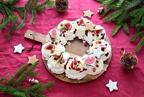 Meringue wreath with cranberry confit and macaroon cream