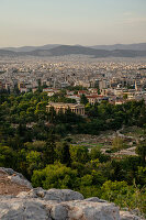 Blick auf die antike Agora und das Stadtzentrum von Athen, Athen, Attika, Griechenland, Europa