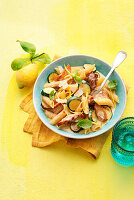 Sommerliche Zitronen-Pasta mit Hähnchen und Zucchini