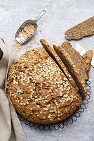Spelt and linseed bread with oat flakes