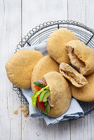Wholemeal pita bread with fresh vegetables