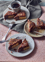 Nussecken mit Schokoladenglasur zum Kaffee