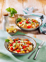 Orecchiette mit Pfifferlingen, Kirschtomaten, Mais und Feta