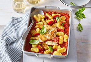 Gebackene Gnocchi mit Feta in Tomatensoße