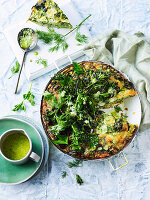 Grüne Frittata mit Grünkohl, Zucchini, Mozzarella und Quinoa