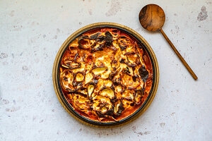 Lasagne with tagliatelle and cheese sauce