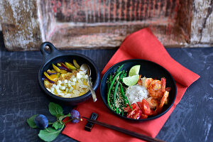 Frühstücks-Bowl, Asia-Bowl mit Garnelen