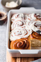 Zimtschnecken mit Zitronenglasur