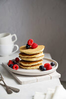 Pancakes mit frischen Beeren