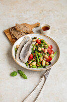 Zweierlei Bohnensalat mit Matjesfilet