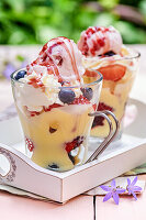 Sommerbeeren-Sundae