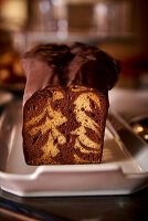 Marmorkuchen mit Schokoladenglasur