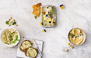 Drei verschiedene Keto-Brotaufstriche durch die Jahreszeiten