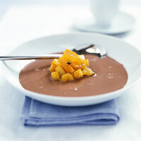 Schokoladensuppe mit Kürbis und Orangen