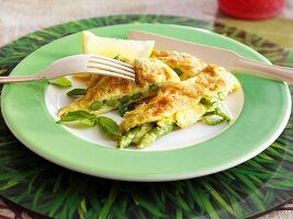 Green asparagus omelette