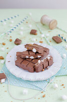 Schokolade mit Marshmallows und Spekulatius