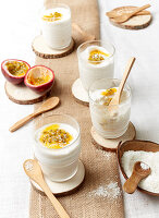 Kokosnuss-Passionsfrucht-Mousse