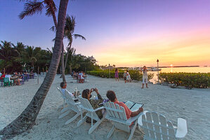 Sonnenuntergang am Restaurant Morada Bay, Islamorada, Florida Keys, Florida, USA