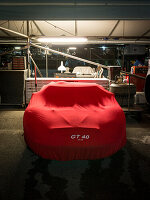 Fahrerlager bei Nacht, 72nd Members Meeting, Rennsport, Autorennen, Classic Car, Goodwood, Chichester, Sussex, England, Großbritannien