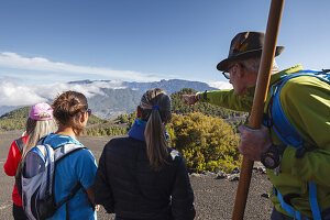 hiking tour along PR LP 14, hiking trail, group, women, hiking guide, Parque Natural de Cumbre Vieja, UNESCO Biosphere Reserve, La Palma, Canary Islands, Spain, Europe