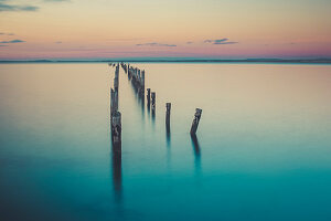 Sonnenuntergang am gebrochenen Steg in Bridport, Tasmanien