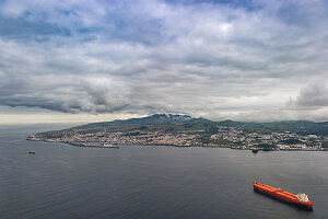 Anflug auf den Flughafen von Ponta Delgada, Azoren